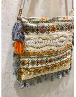 bolso bordados flecos